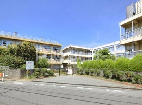 【ラフォーレ萩台の小学校】