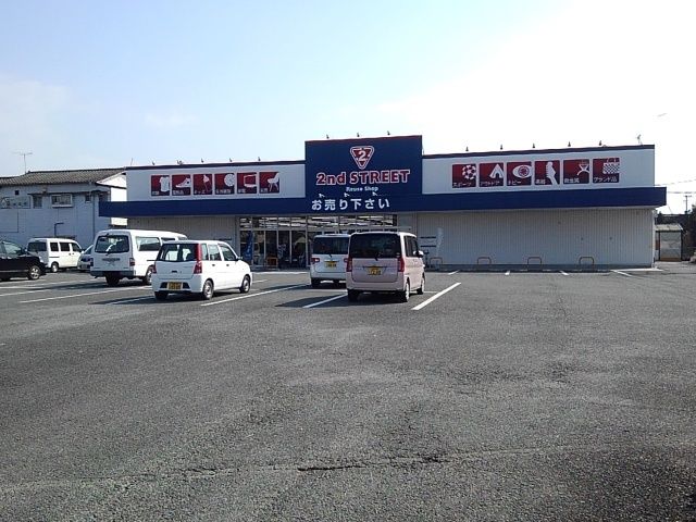 【ラシーヌ弐番館のコンビニ】