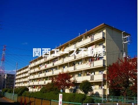 【枚方市牧野北町のマンションの建物外観】