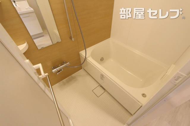 バス・シャワールーム　１０５号室