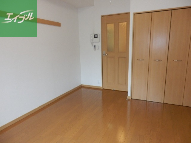 居室・リビング　※別号室の写真です