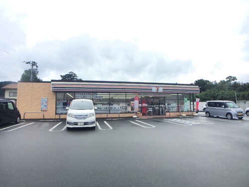 コンビニ　セブンイレブン（コンビニ）まで600m