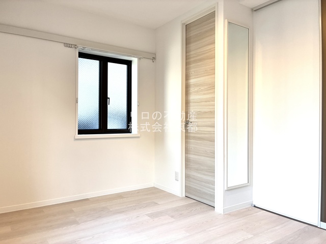 その他部屋・スペース　２面採光なので、明るく風通しのよい過ごしやすいお部屋です♪