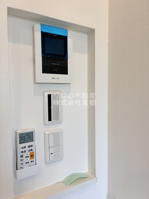 セキュリティ　来訪者の姿を確認できるＴＶモニター付インターホン設置済です！
