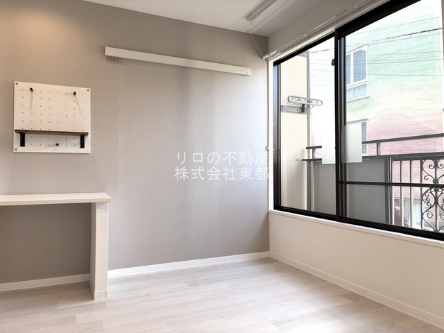 居室・リビング　アクセントクロス仕様で、お部屋をオシャレに演出してくれます♪