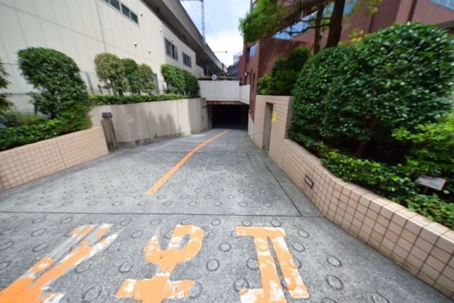 駐車場　タウンハウジングまで