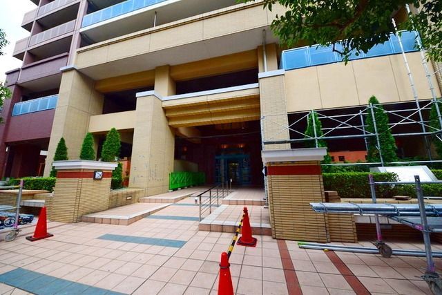 エントランス　タウンハウジングまで