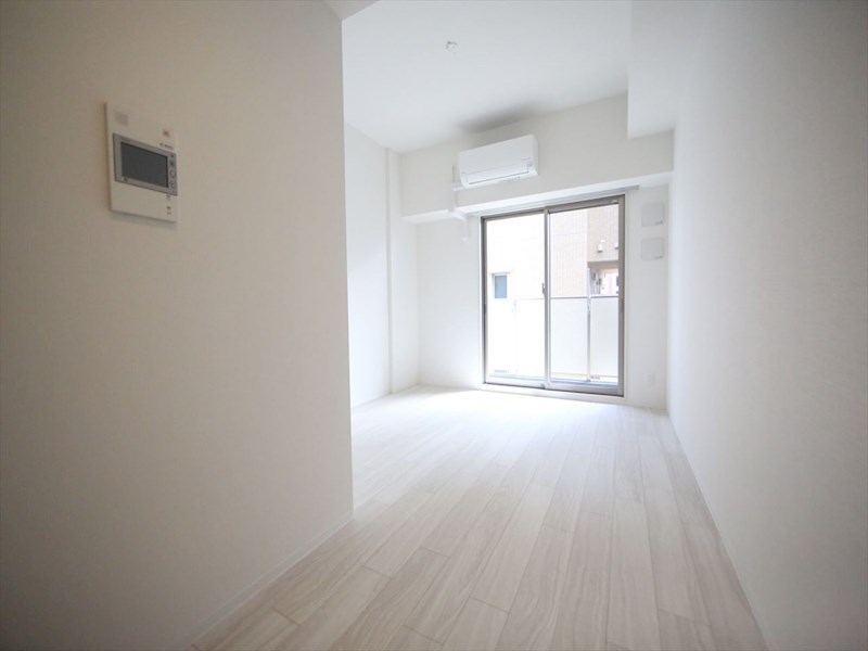 バルコニー　洋室7.4帖　エアコン完備　バルコニー