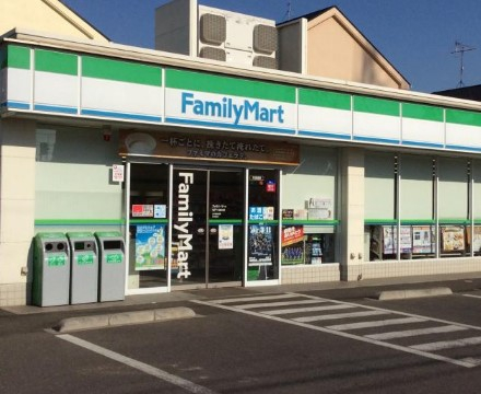 コンビニ　ファミリーマート 松戸幸谷店（コンビニ）まで558m