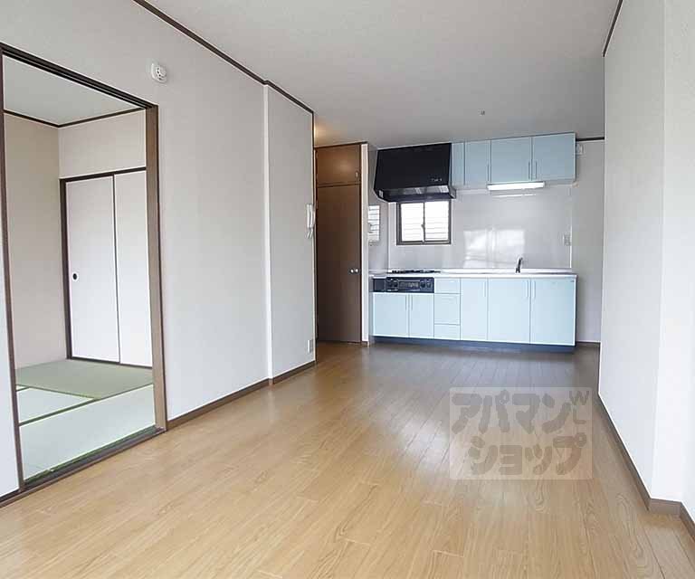 居室・リビング　広々したリビングスペース