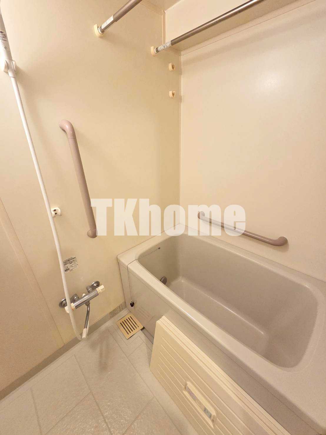 バス・シャワールーム　追い炊きバス・浴室乾燥機付き