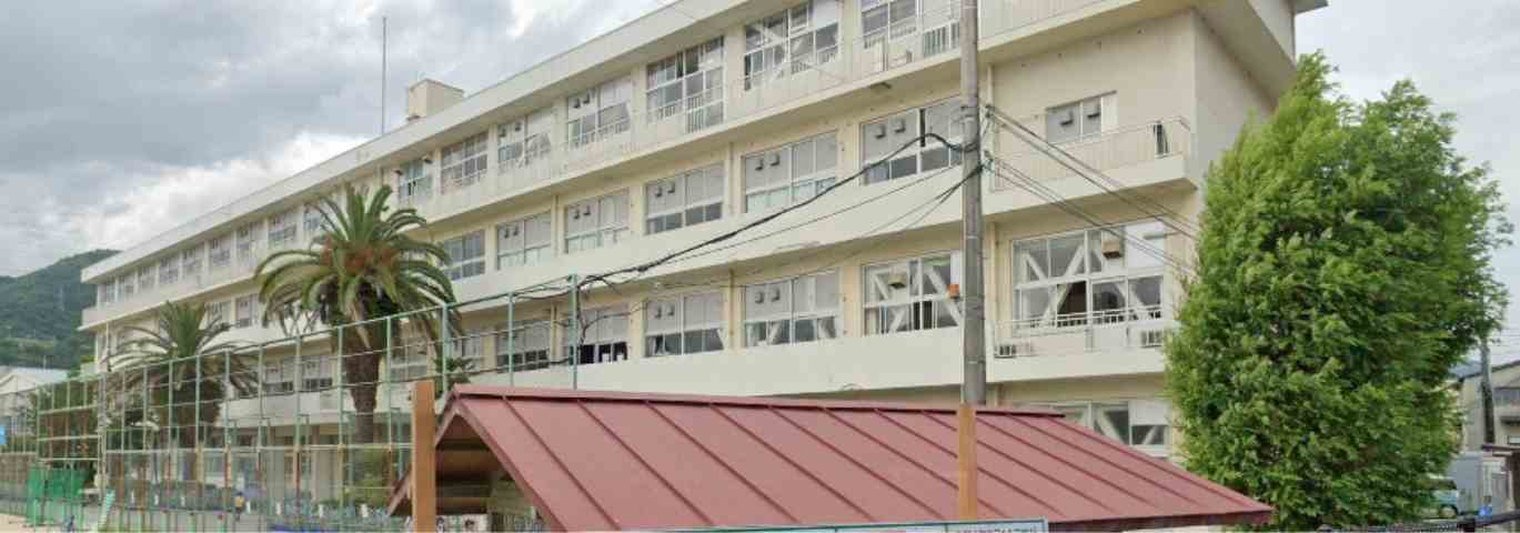 小学校　祇園小学校（小学校）まで1373m