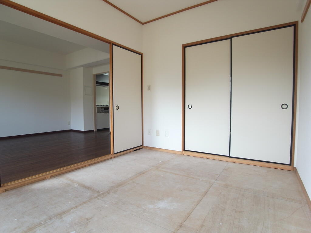 その他部屋・スペース　211号室の写真になります。（間取り同じ）