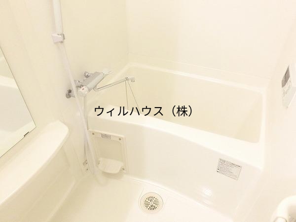 バス・シャワールーム　追い焚き機能付バス！