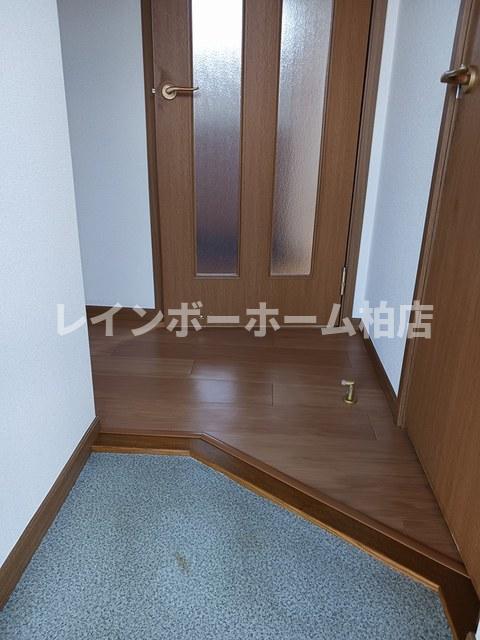 玄関　シューズボックスがあります