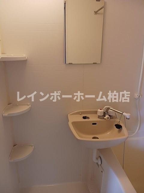 洗面設備　洗面台です
