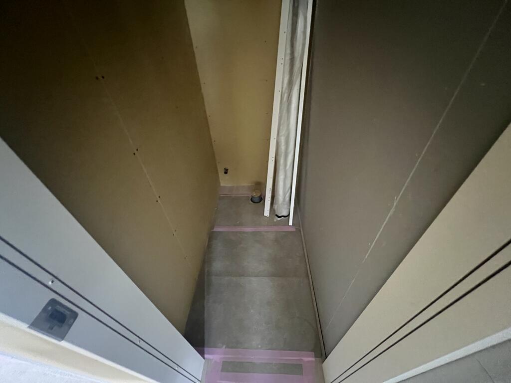 トイレ　※別号室の参考写真となります。