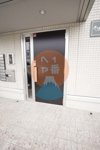 エントランス　玄関ドア
