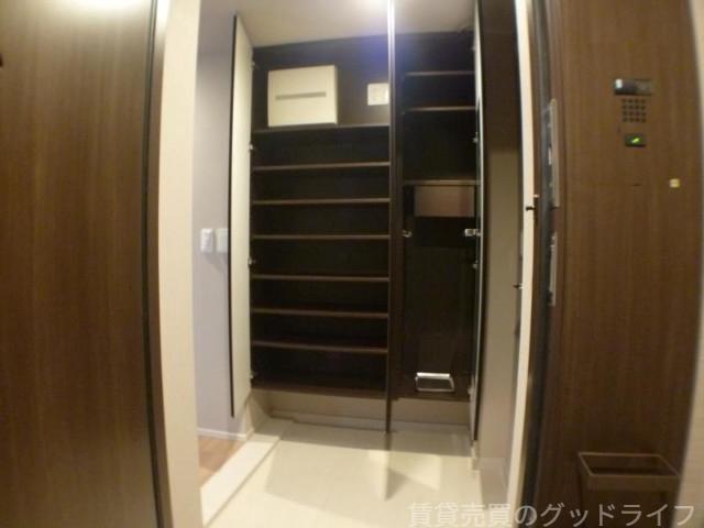 玄関　高級感のある玄関です。