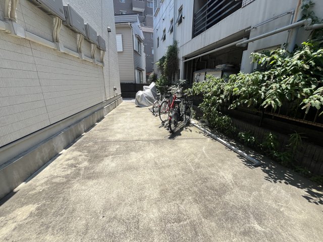 リブリ・ヤエンの外観写真