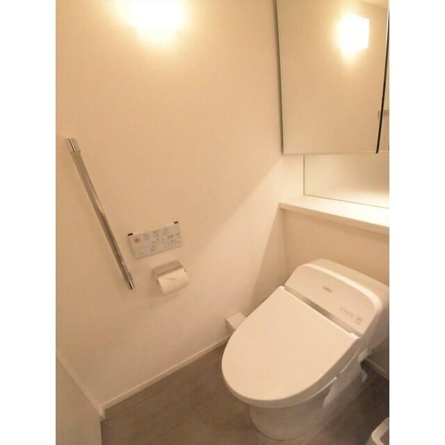 トイレ　落ち着いたトイレです
