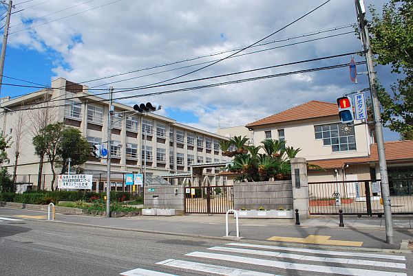 小学校　神戸市立住吉小学校（小学校）まで511m
