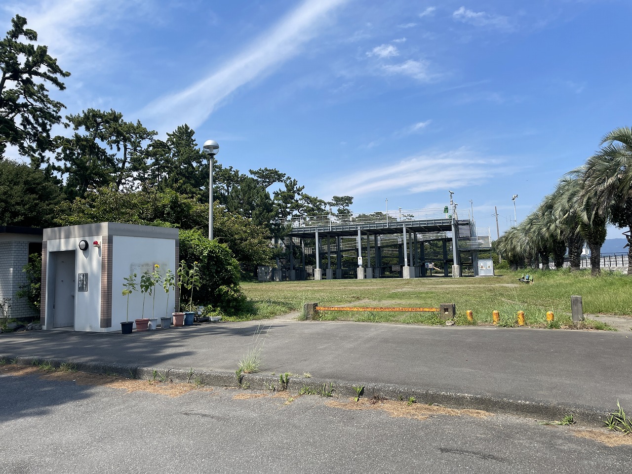 【静岡市駿河区西島のアパートの公園】