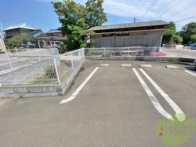 【岩沼市南長谷のアパートの駐車場】