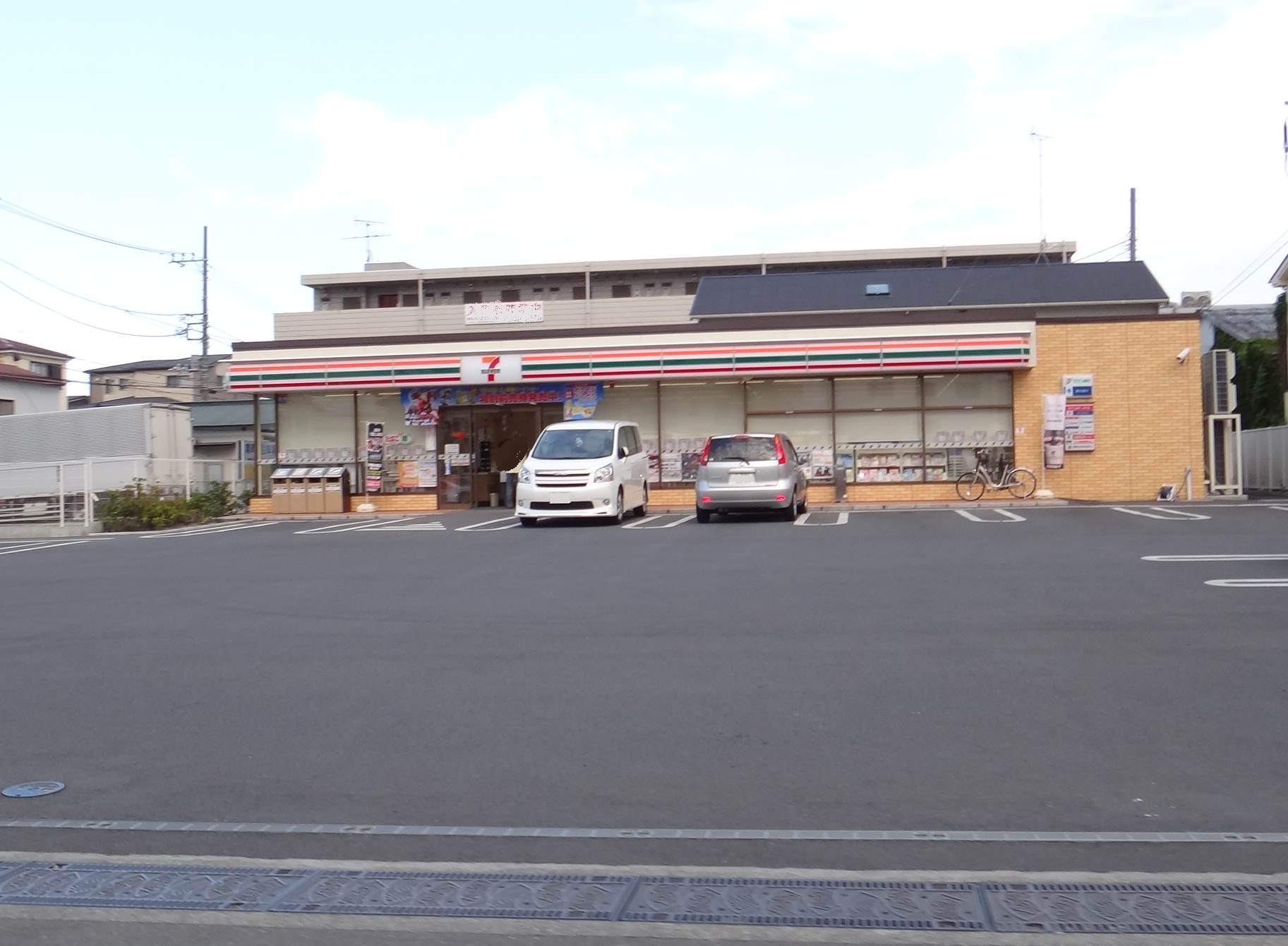 コンビニ　セブンイレブン（コンビニ）まで150m