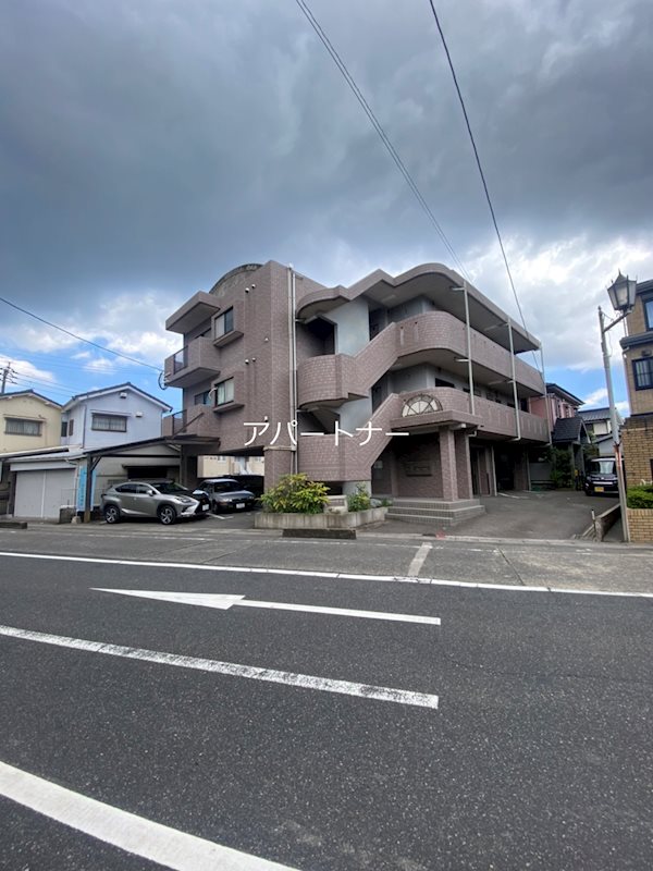 【鹿児島市田上のマンションの建物外観】