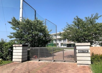 中学校　半田市立成岩中学校（中学校）まで1282m