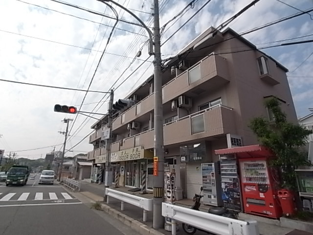 神戸市垂水区名谷町のマンションの建物外観