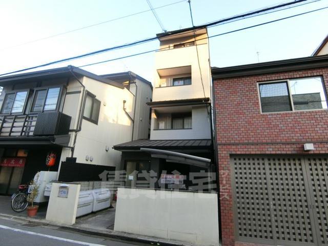 京都市上京区西橋詰町のマンションの建物外観