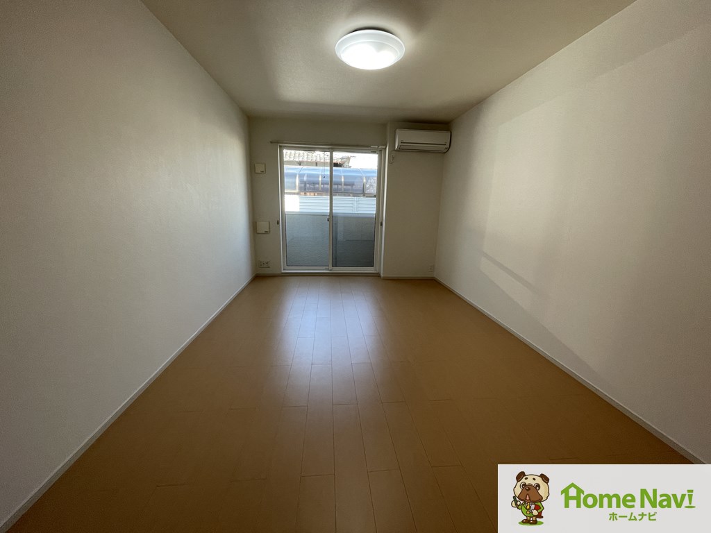 居室・リビング　エアコン・照明付きです。