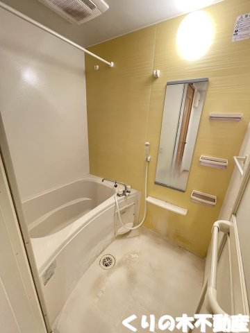 バス・シャワールーム　ゆったり過ごせるお風呂です（同タイプのお部屋です。現況を優先