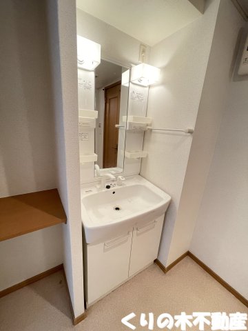 洗面設備　使いやすい洗面所です（同タイプのお部屋です。現況を優先します