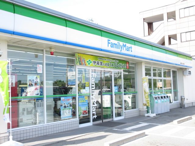 【松阪市嬉野中川新町のアパートのコンビニ】