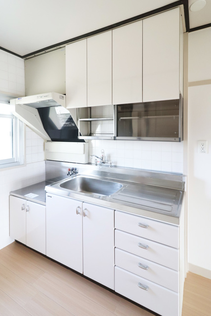 キッチン　コンパクトながら使いやすいキッチン