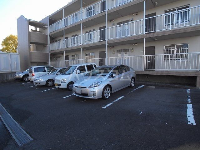 【磐田市見付のマンションの駐車場】