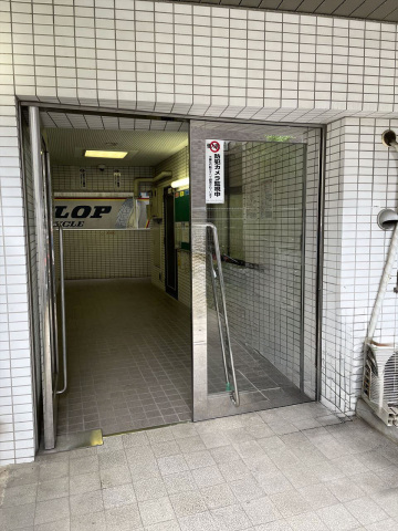【スカイコート西川口第2のエントランス】