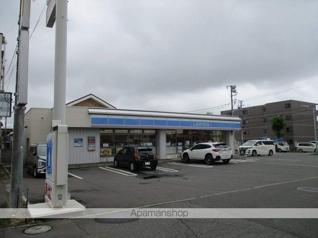 コンビニ　ローソン（コンビニ）まで710m