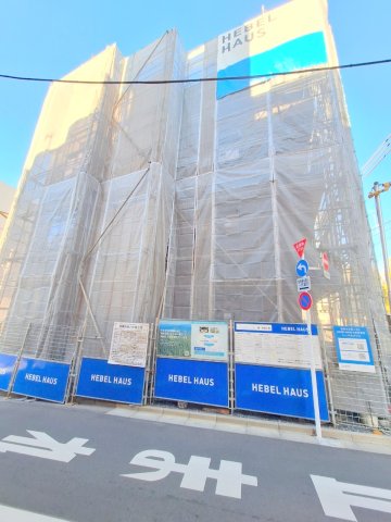 【渋谷区代々木のマンションのエントランス】