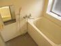 バス・シャワールーム　大きな窓があってお手入れしやすい浴室です☆