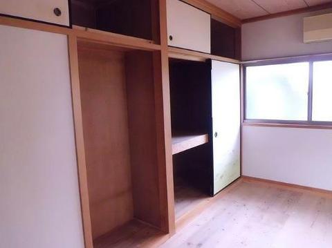 居室・リビング　室内