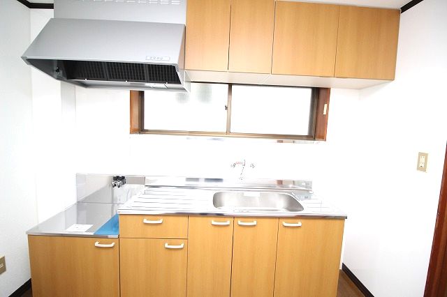 キッチン　コンパクトなキッチンで掃除もラクラク