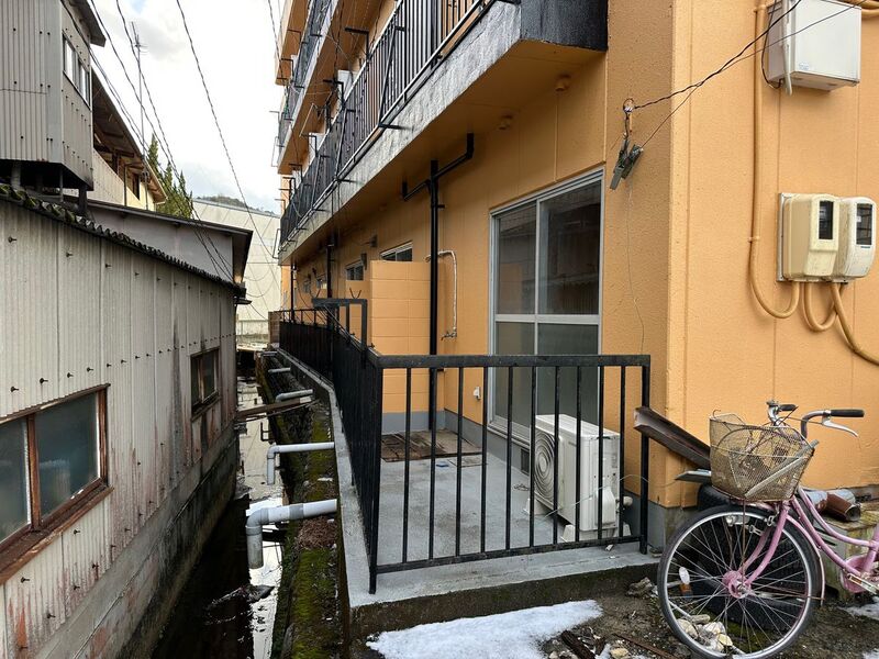 バルコニー　洗濯機はバルコニー設置です