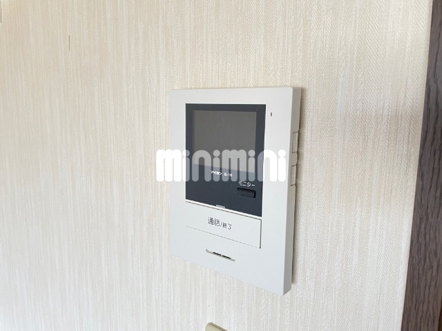 セキュリティ　来客時に役立つモニター付きインターホンです。