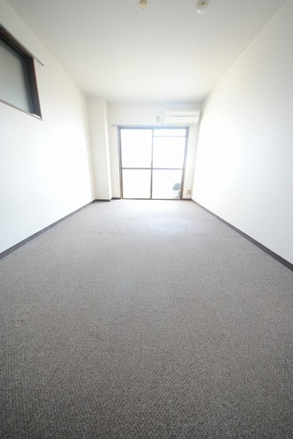 居室・リビング　写真は４Ｃ号室