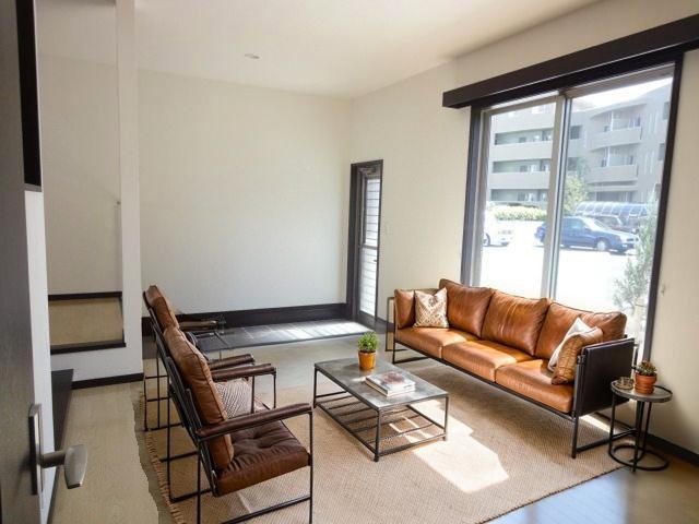 居室・リビング　ＣＧで家具等を配置したもので家具等は含まれません。