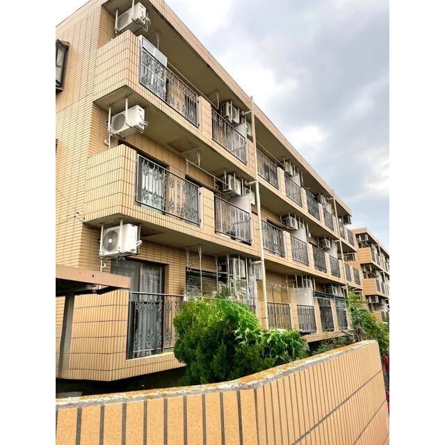 建物外観　鉄筋コンクリート造りのマンションです♪